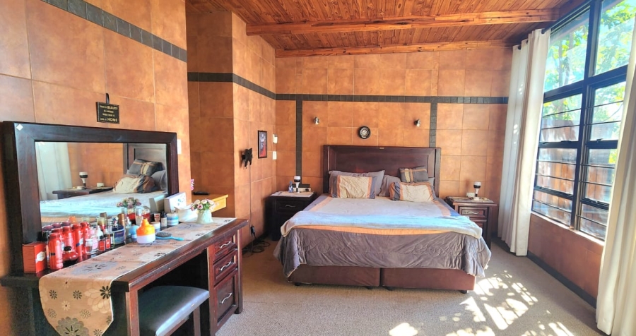 Commercial Property for Sale in Hartbeespoort Rural North West